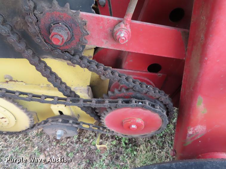 image for item L1497 1994 New Holland 660 round baler