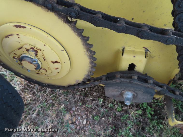 image for item L1497 1994 New Holland 660 round baler