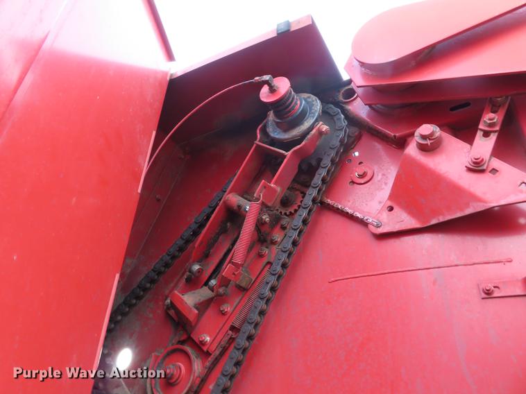 image for item L1497 1994 New Holland 660 round baler