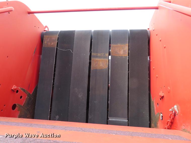 image for item L1498 2003 New Holland BR750 round baler