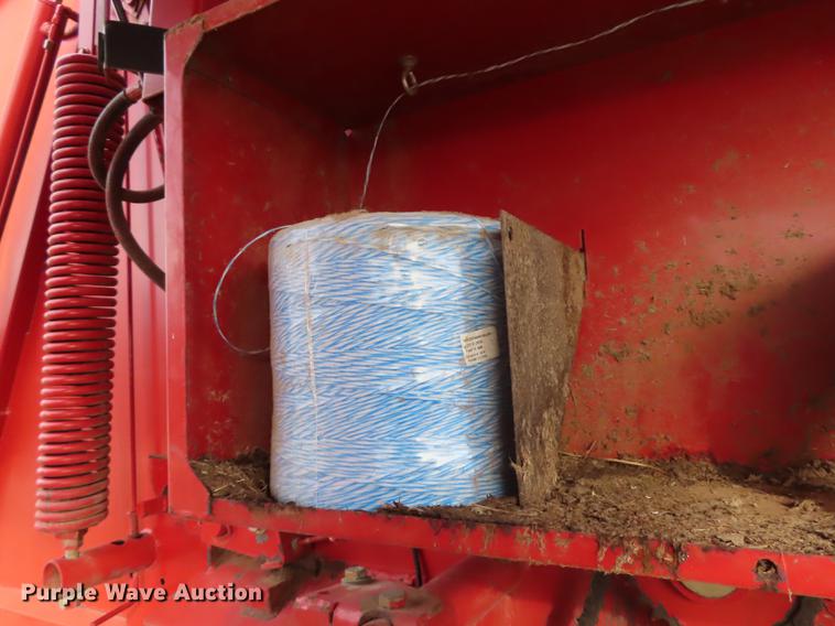 image for item L1498 2003 New Holland BR750 round baler