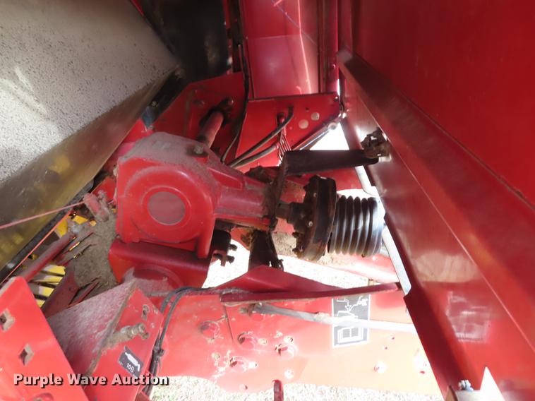 image for item L1498 2003 New Holland BR750 round baler