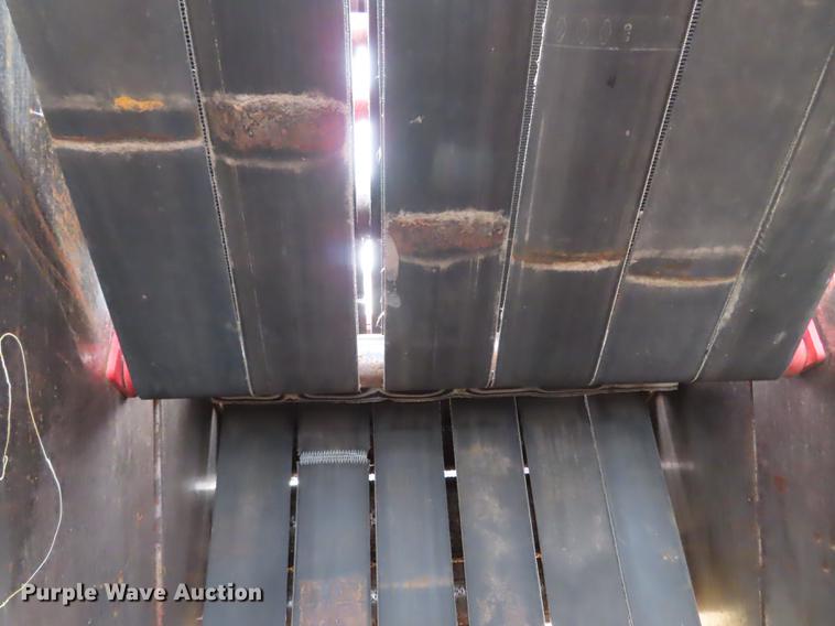 image for item L1498 2003 New Holland BR750 round baler