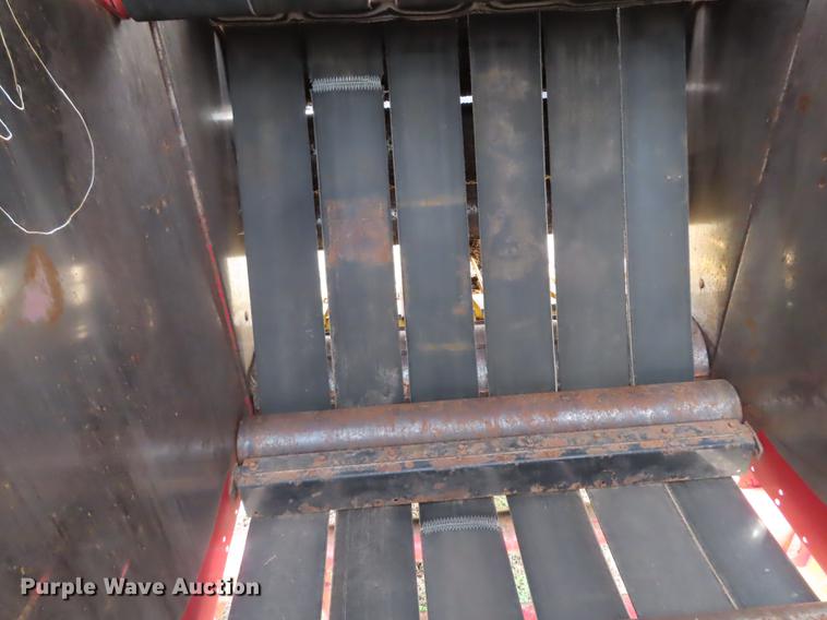 image for item L1498 2003 New Holland BR750 round baler