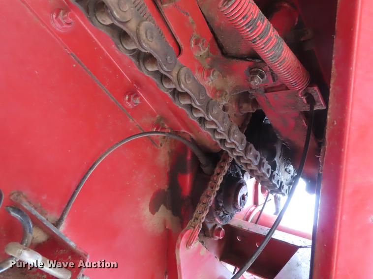 image for item L1498 2003 New Holland BR750 round baler