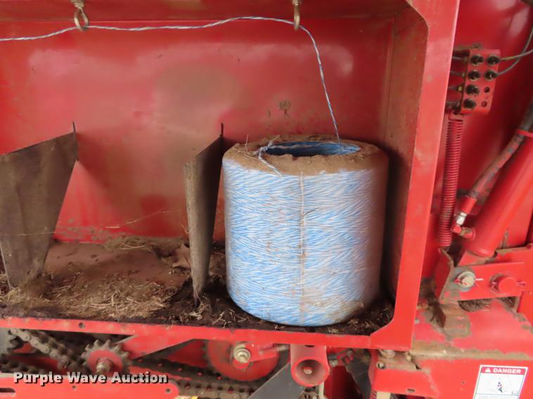 image for item L1498 2003 New Holland BR750 round baler