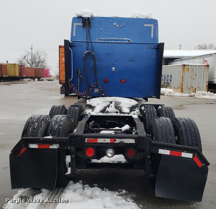 image for item AN9460 1996 International 9200 semi truck