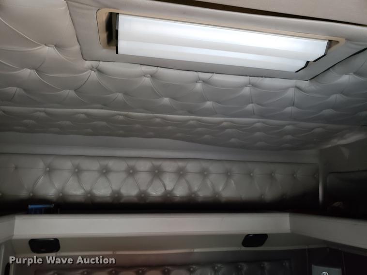 image for item AN9460 1996 International 9200 semi truck