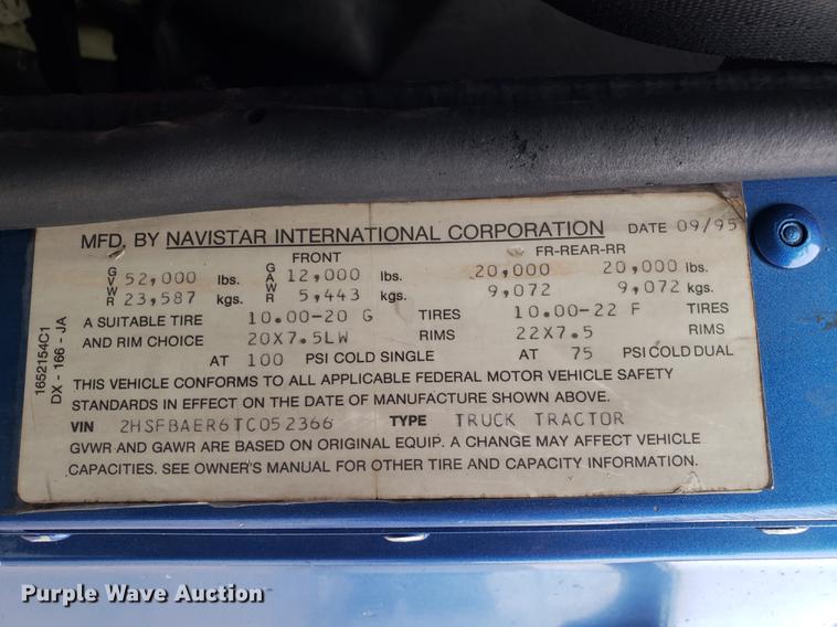 image for item AN9460 1996 International 9200 semi truck