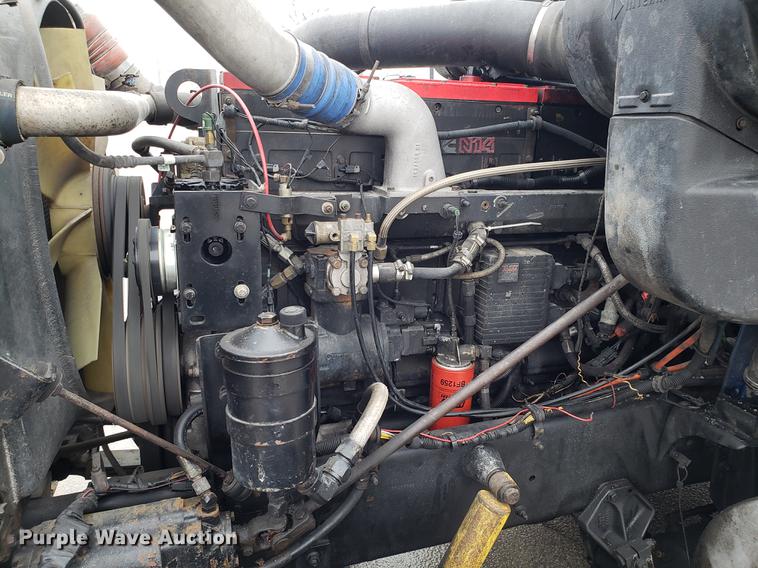 image for item AN9460 1996 International 9200 semi truck