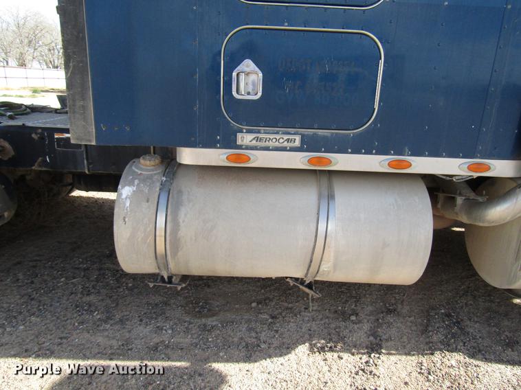 image for item DB6919 2007 Kenworth T800 semi truck