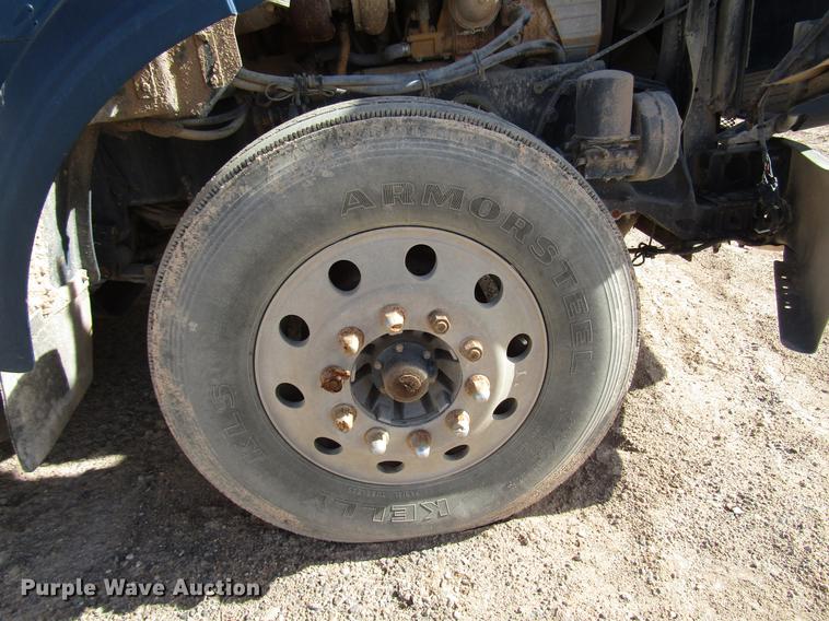 image for item DB6919 2007 Kenworth T800 semi truck