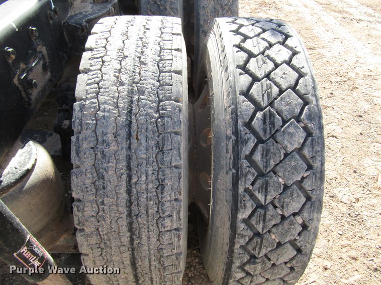 image for item DB6919 2007 Kenworth T800 semi truck