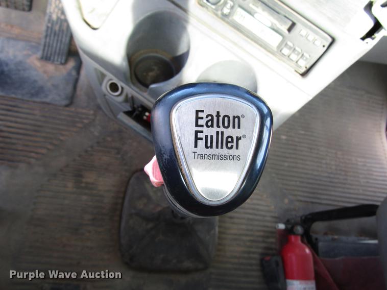 image for item DB6920 2006 Freightliner Columbia semi truck