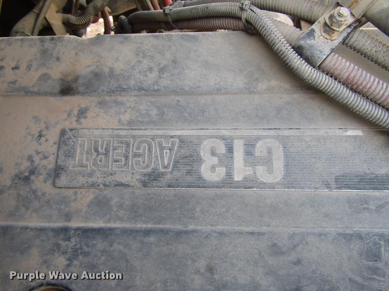 image for item DB6920 2006 Freightliner Columbia semi truck