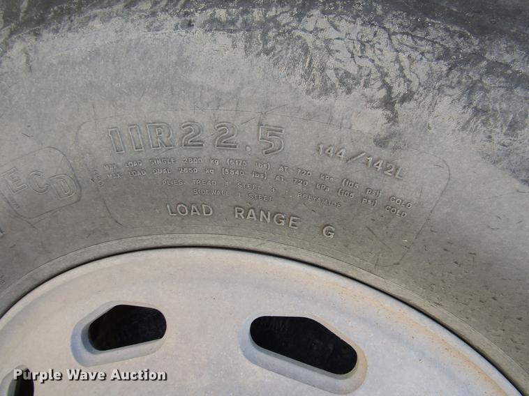 image for item DB6920 2006 Freightliner Columbia semi truck