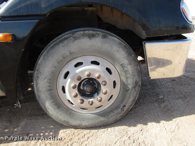 image for item DB6920 2006 Freightliner Columbia semi truck