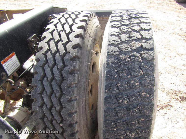 image for item DB6920 2006 Freightliner Columbia semi truck