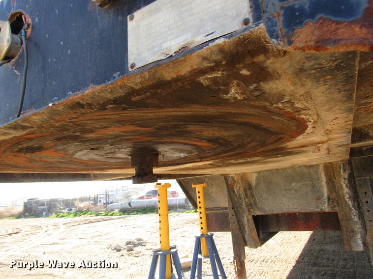 image for item DB6925 1975 Fruehauf drop deck equipment trailer