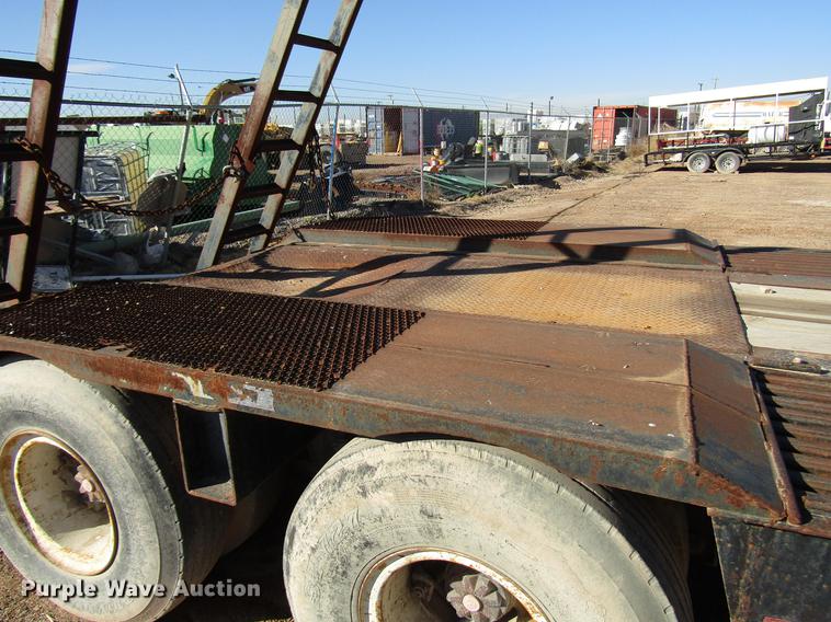 image for item DB6925 1975 Fruehauf drop deck equipment trailer