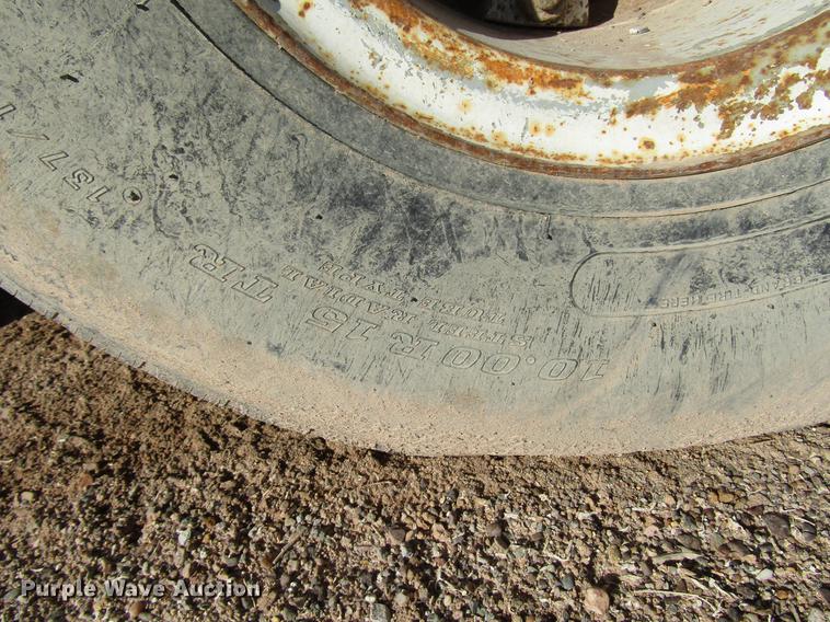 image for item DB6925 1975 Fruehauf drop deck equipment trailer