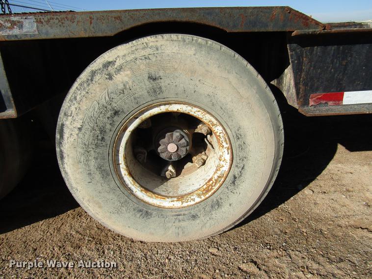 image for item DB6925 1975 Fruehauf drop deck equipment trailer