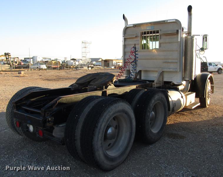 image for item DB6927 1995 Peterbilt 378 semi truck