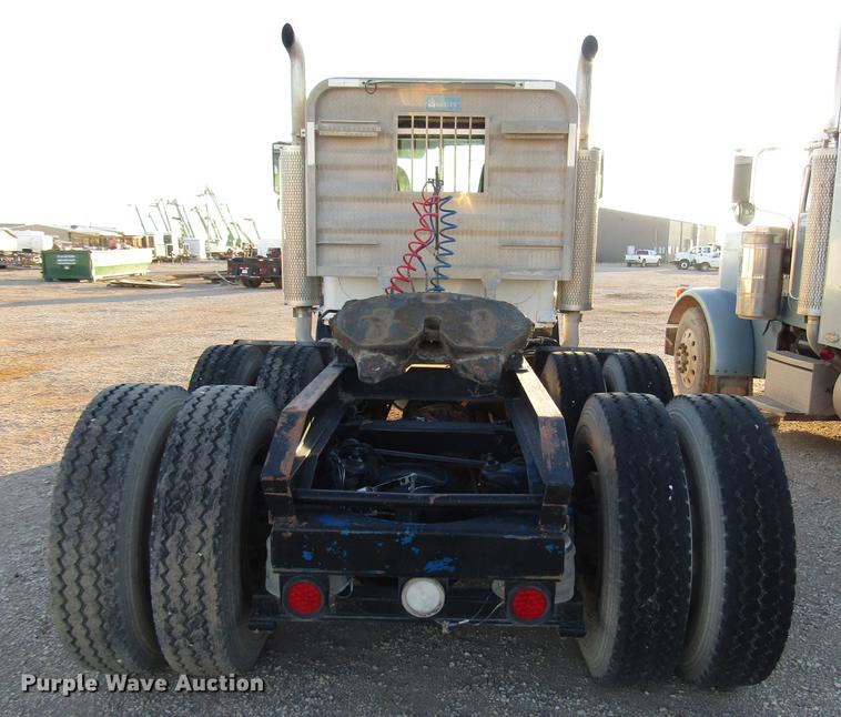 image for item DB6927 1995 Peterbilt 378 semi truck