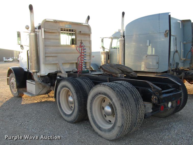 image for item DB6927 1995 Peterbilt 378 semi truck