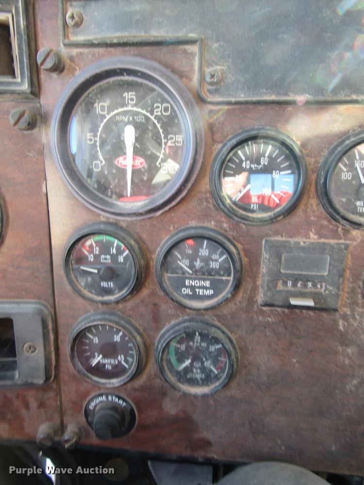 image for item DB6927 1995 Peterbilt 378 semi truck