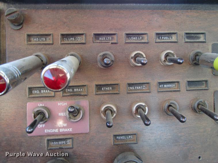 image for item DB6927 1995 Peterbilt 378 semi truck