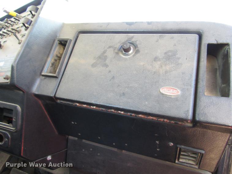 image for item DB6927 1995 Peterbilt 378 semi truck