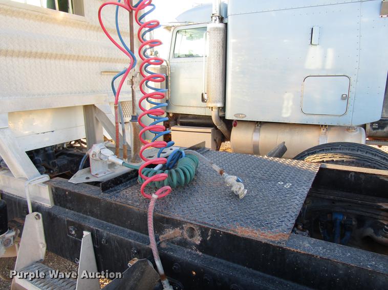 image for item DB6927 1995 Peterbilt 378 semi truck