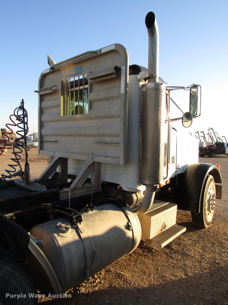 image for item DB6927 1995 Peterbilt 378 semi truck