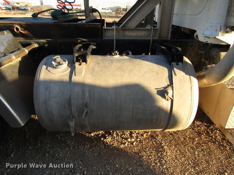 image for item DB6927 1995 Peterbilt 378 semi truck