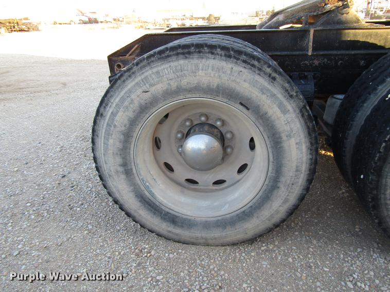 image for item DB6927 1995 Peterbilt 378 semi truck