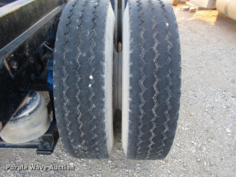 image for item DB6927 1995 Peterbilt 378 semi truck