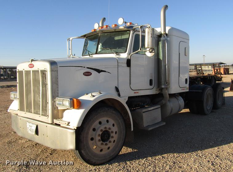 image for item DB6928 2005 Peterbilt 378 semi truck