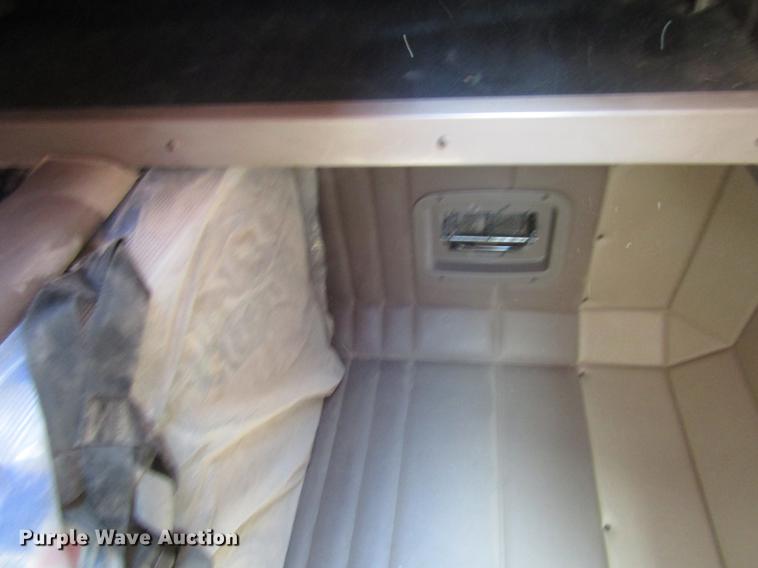 image for item DB6928 2005 Peterbilt 378 semi truck