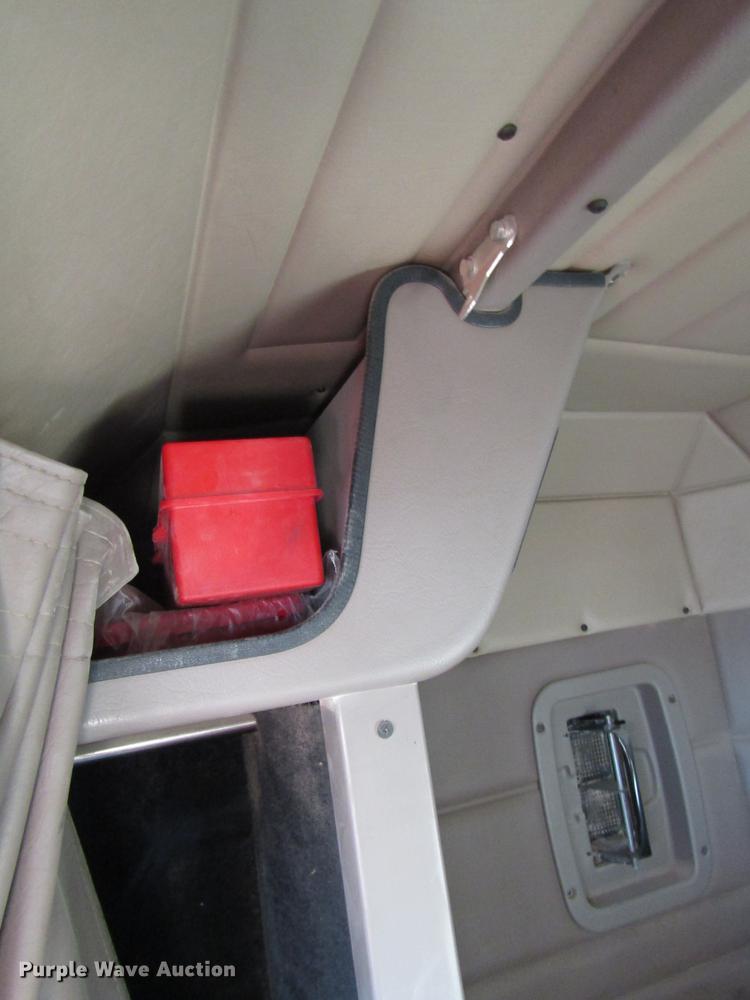 image for item DB6928 2005 Peterbilt 378 semi truck