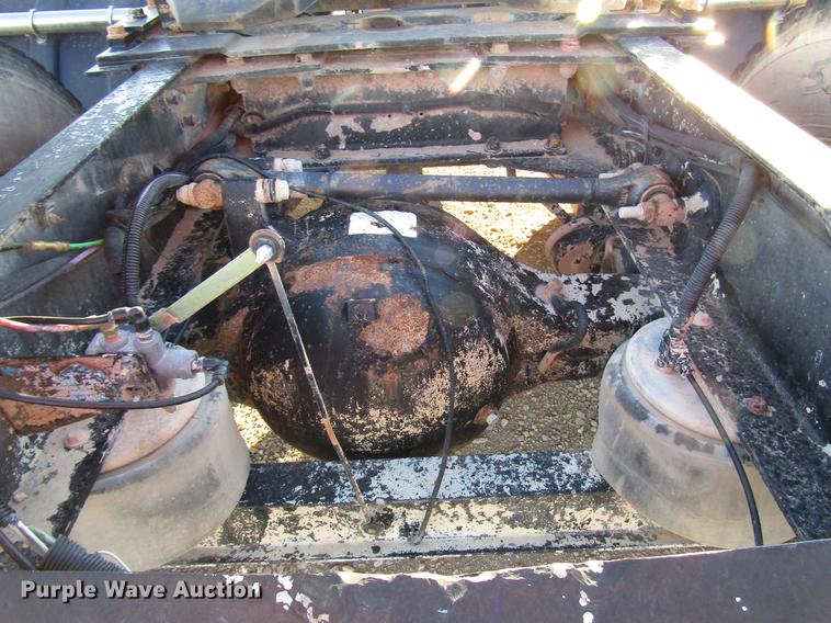 image for item DB6928 2005 Peterbilt 378 semi truck