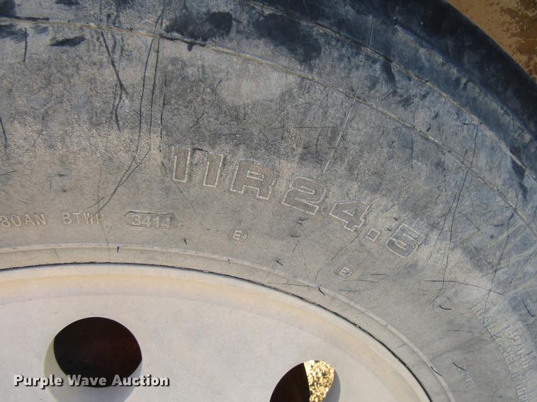 image for item DB6928 2005 Peterbilt 378 semi truck