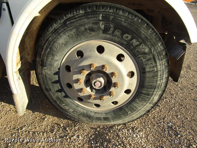 image for item DB6928 2005 Peterbilt 378 semi truck