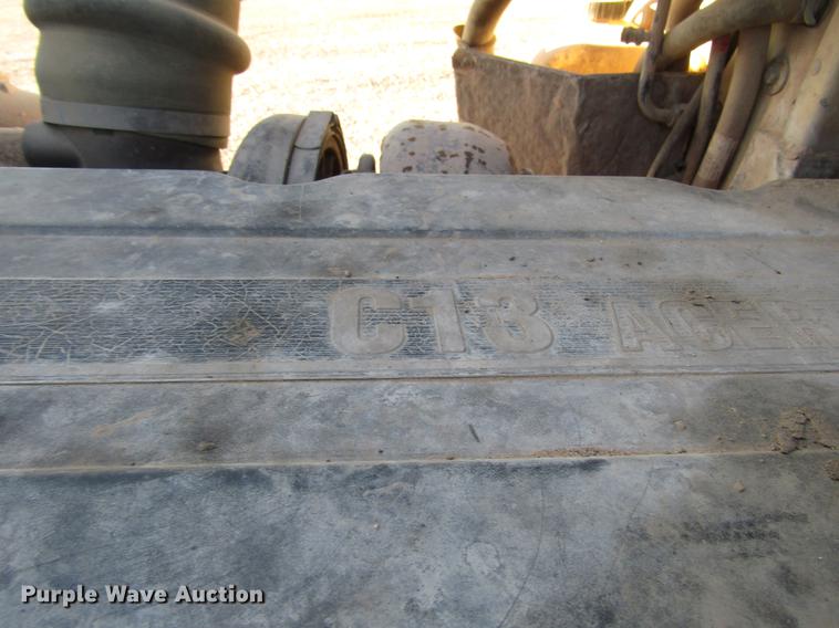 image for item DB6928 2005 Peterbilt 378 semi truck