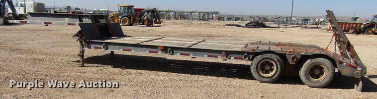 image for item DB6937 1973 Hyster drop deck equipment trailer