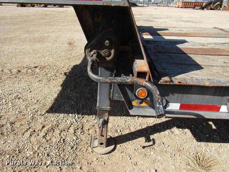 image for item DB6937 1973 Hyster drop deck equipment trailer