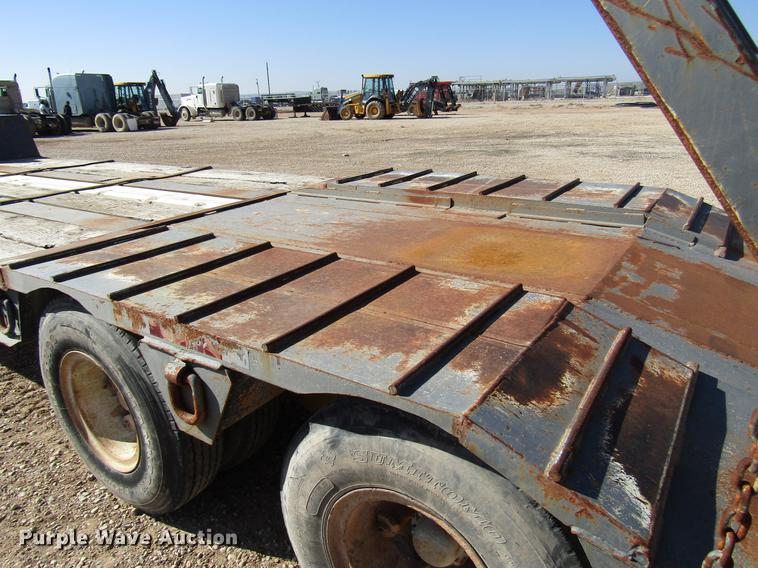 image for item DB6937 1973 Hyster drop deck equipment trailer