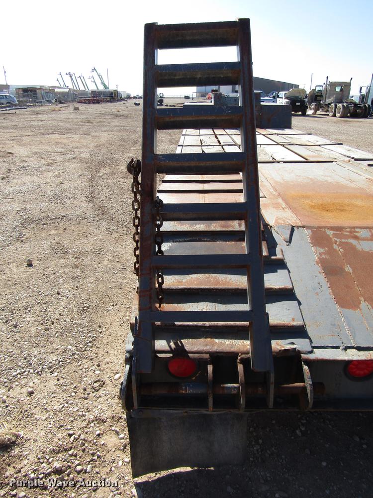 image for item DB6937 1973 Hyster drop deck equipment trailer