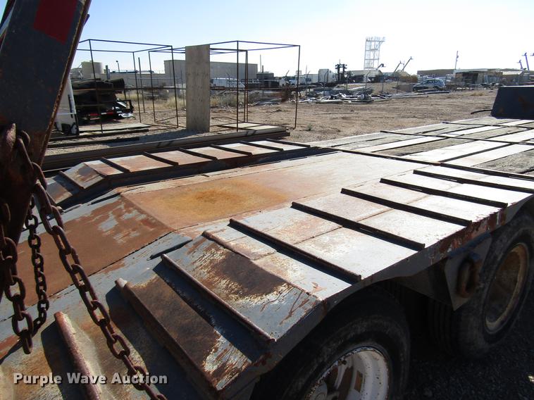 image for item DB6937 1973 Hyster drop deck equipment trailer