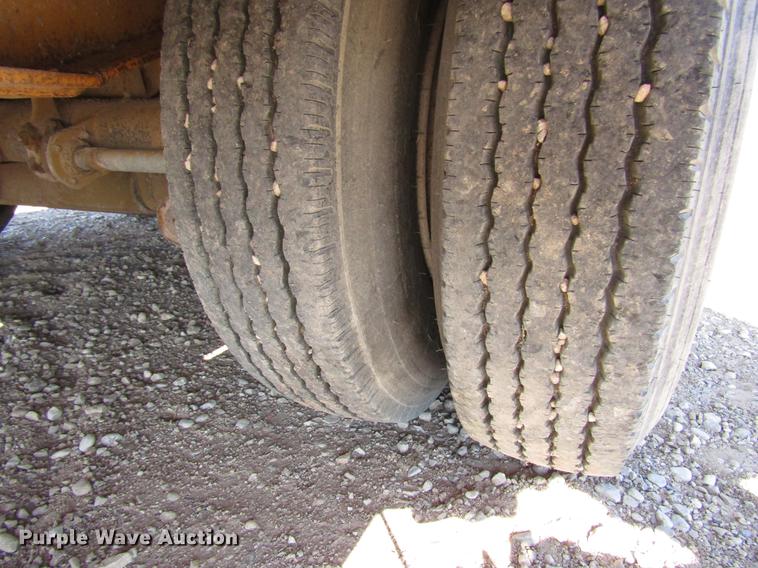 image for item DB6937 1973 Hyster drop deck equipment trailer